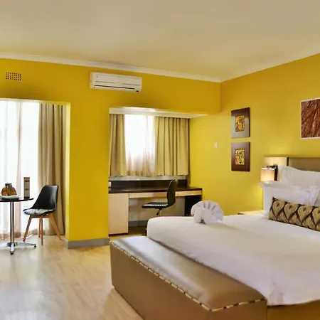 Cresta Oasis Hotel Harare Exterior photo