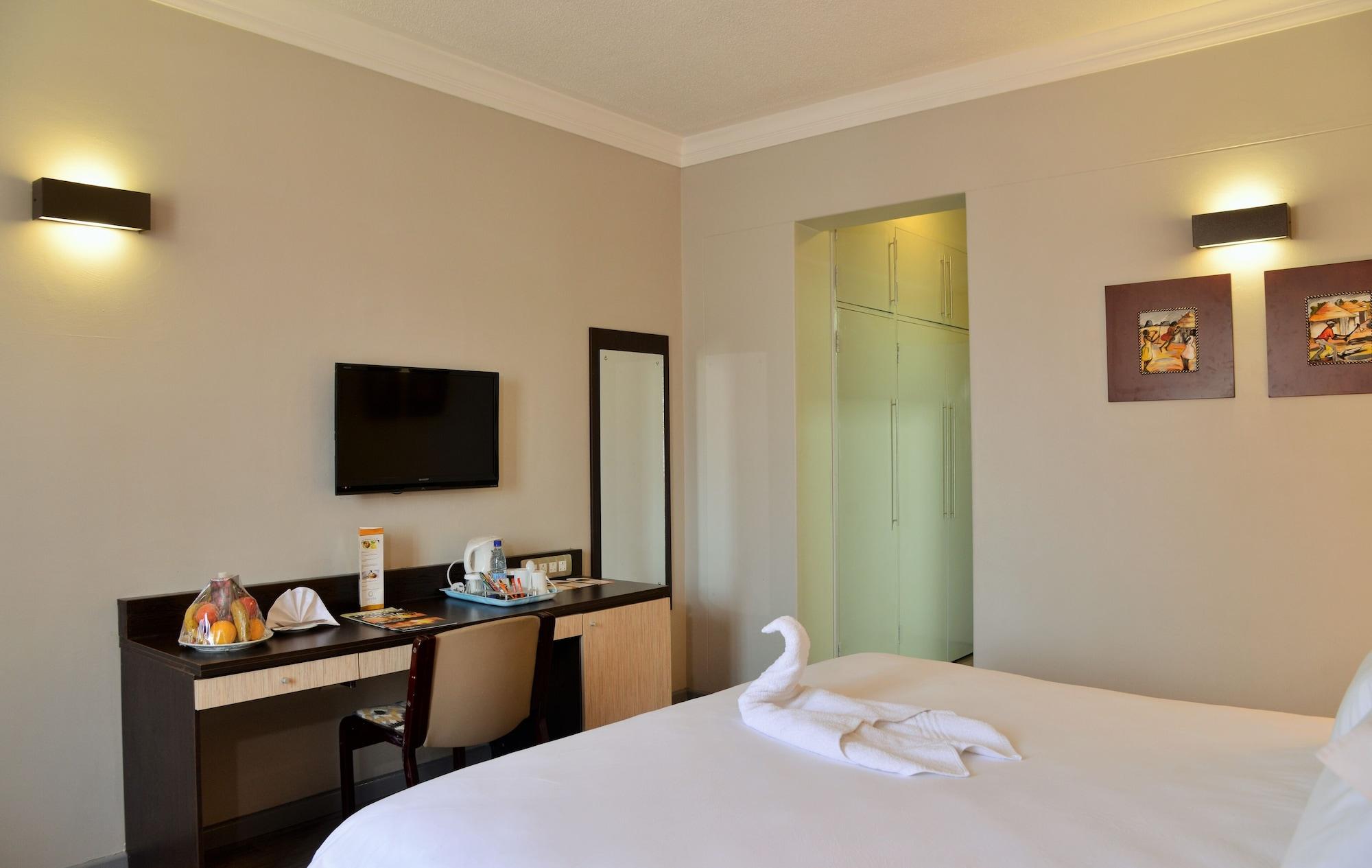 Cresta Oasis Hotel