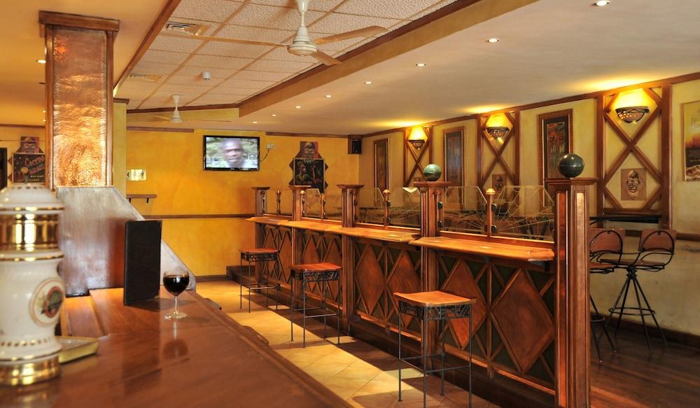 Cresta Oasis Hotel 3*